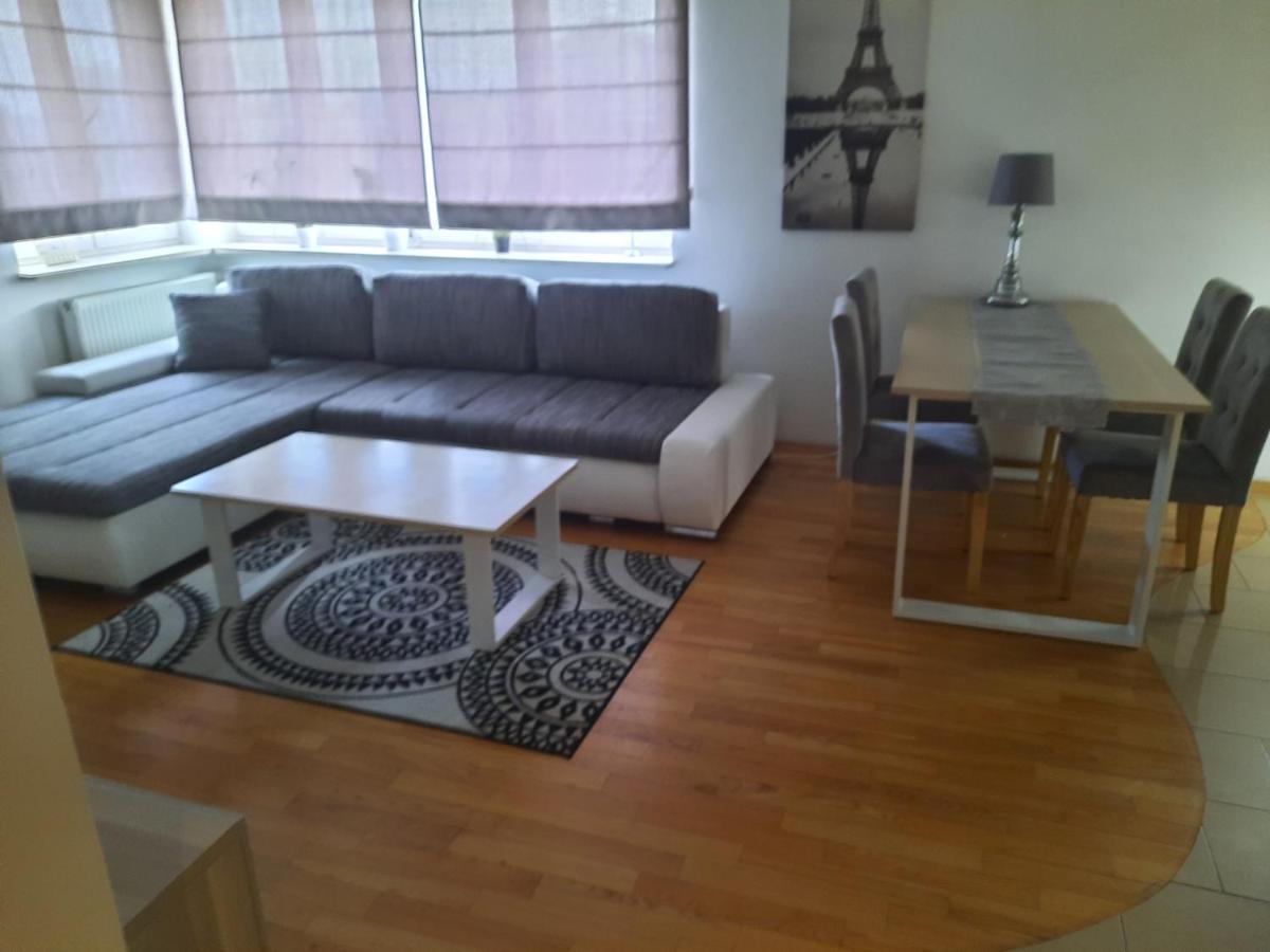 Apartamenty Nad Jeziorkiem Варшава Екстериор снимка