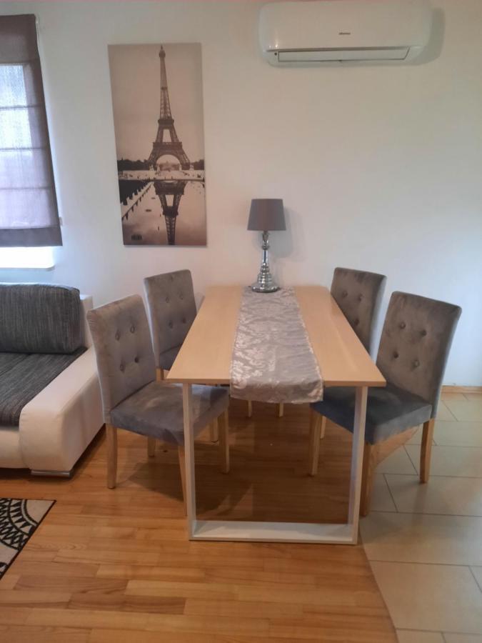 Apartamenty Nad Jeziorkiem Варшава Екстериор снимка